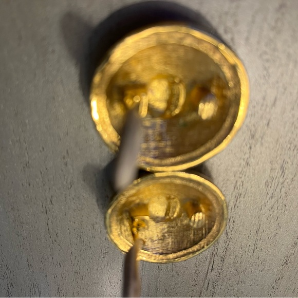 Vintage Fendi clip on earrings 🥰 - Picture 8 of 11